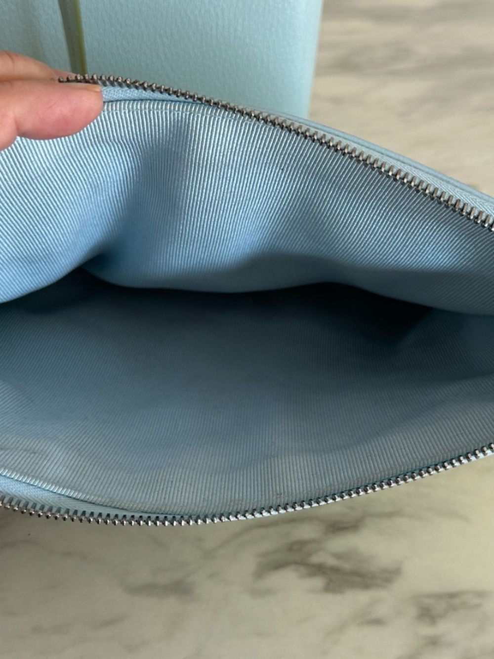 Vintage Y2K TUMI Light Blue Leather Magazine Tote Bag w/ Pouch - Picture 6 of 16